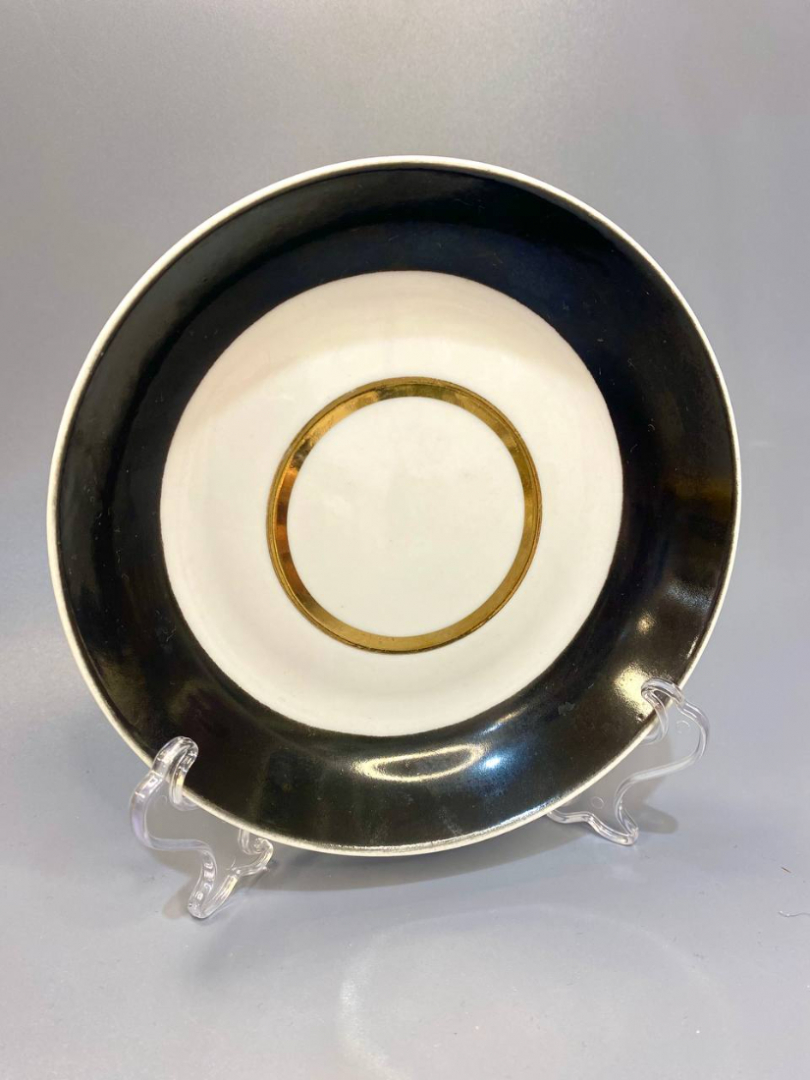 Блюдце от сервиза Дулевского ФЗ. Фарфор с крытьем и позолотой. Винтаж, СССР. Цена за 1шт. Картинка 1